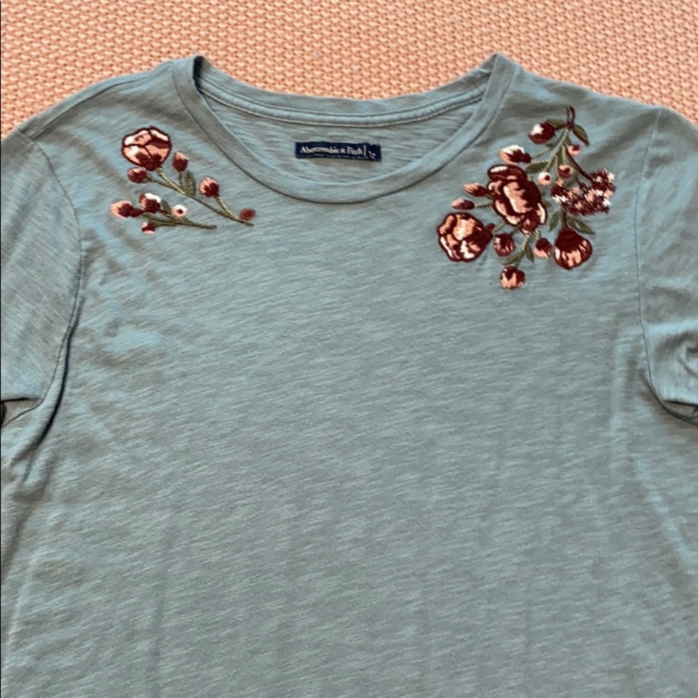 Abercrombie and Fitch till in bordered T-shirt